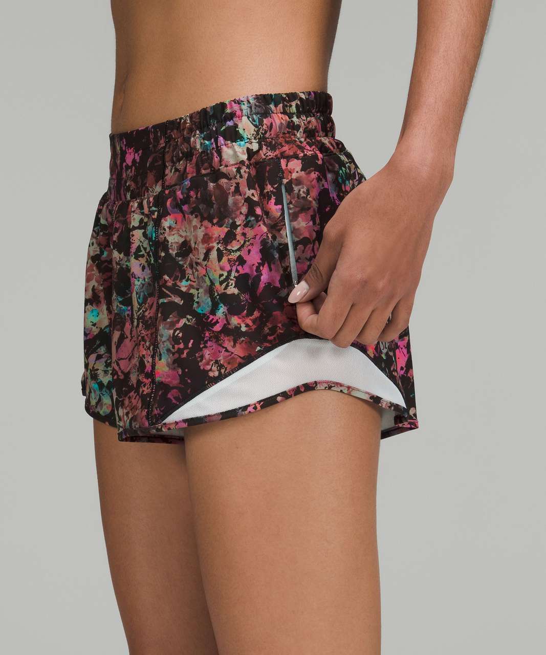 Lululemon Hotty Hot Low-Rise Lined Short 2.5" - Stencil Blossom Red Multi / Sheer Blue