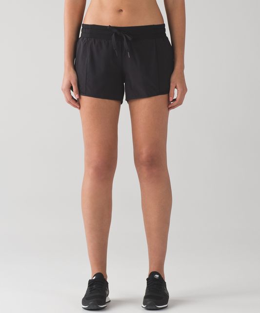 size 4 lululemon hotty hot shorts