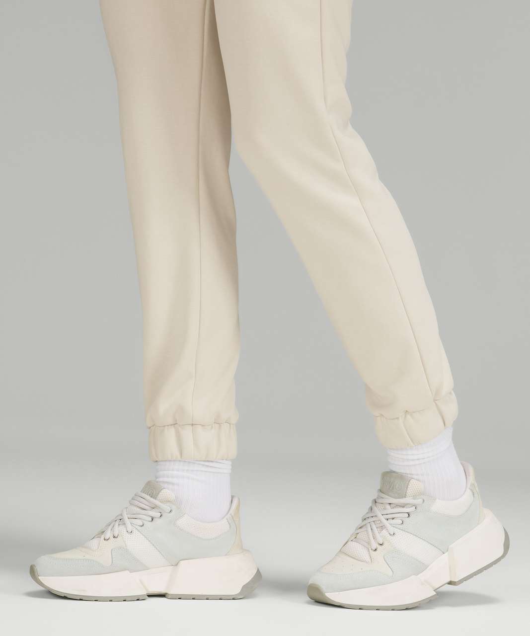 Softstreme Relaxed High-Rise Pant