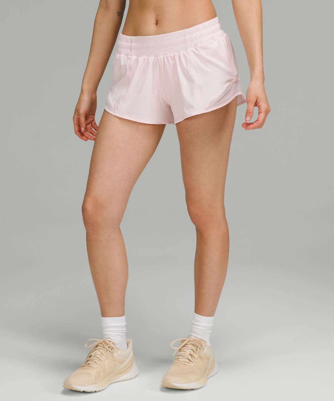 Lululemon Hotty Hot Low-Rise Lined Short 2.5