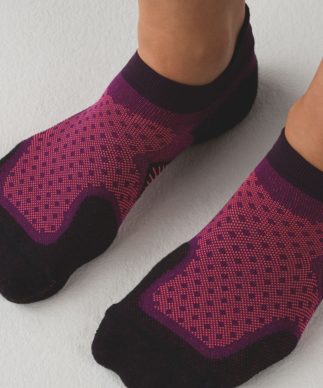 Lululemon Speed Sock *Silver - Black Cherry / Plum / Electric Coral