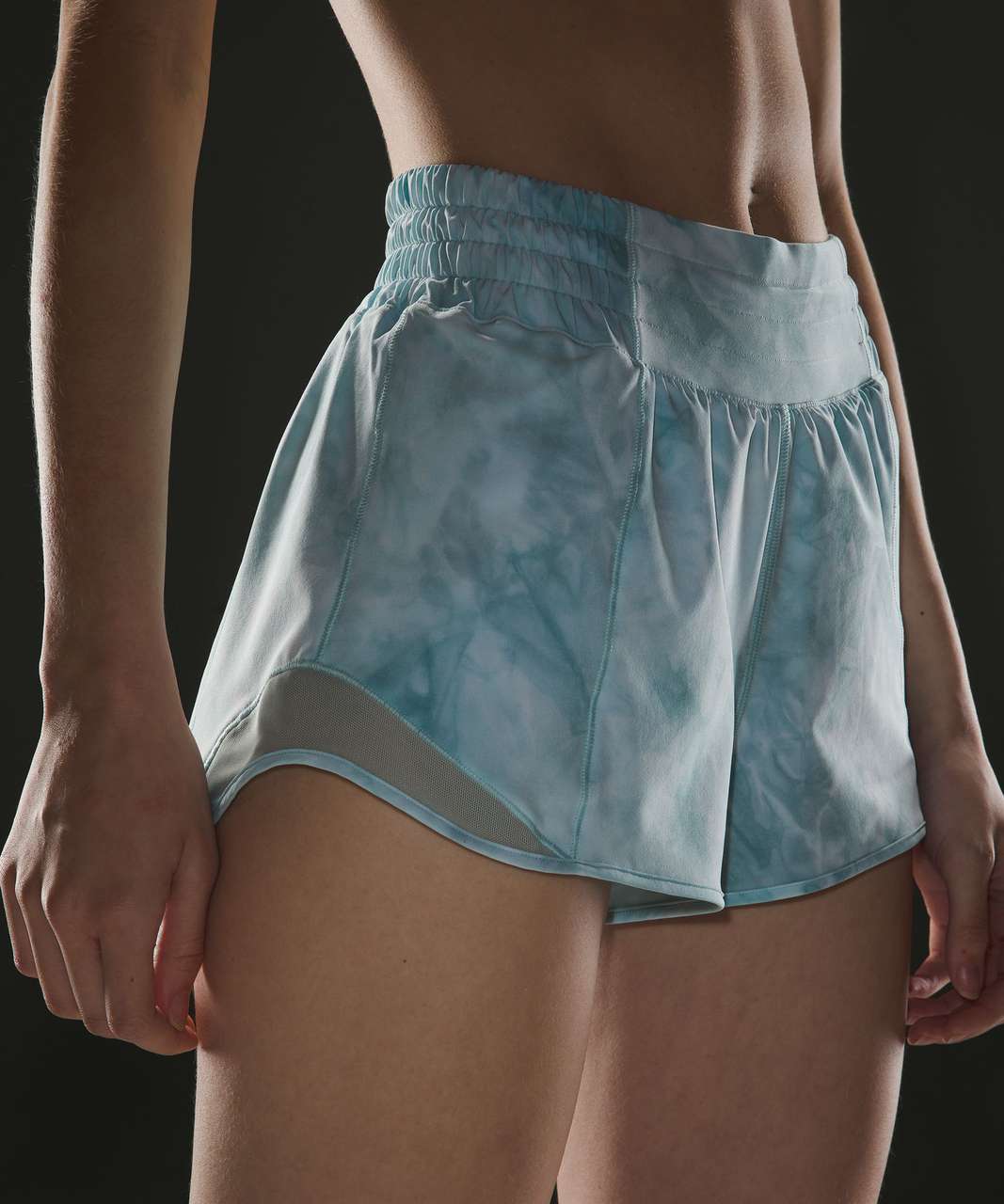 Lululemon Hotty Hot High-Rise Lined Short 2.5" - Diamond Dye White Sheer Blue Silver Blue / Silver Blue