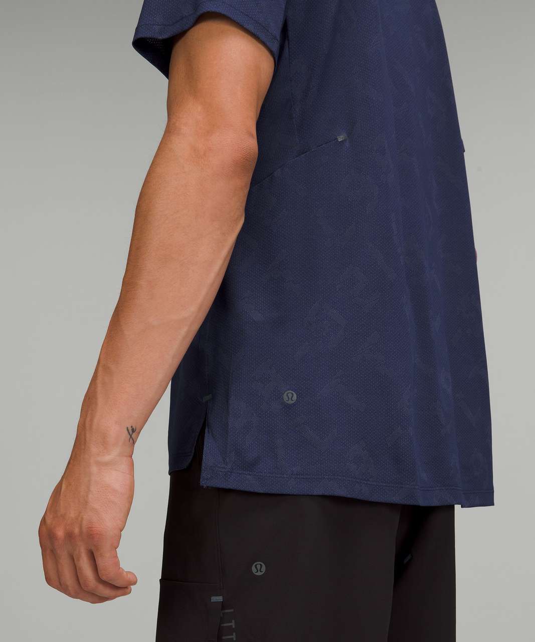 Lululemon Textured Training Short Sleeve Shirt - Glitch Code Camo Jacquard  Black Obsidian - lulu fanatics