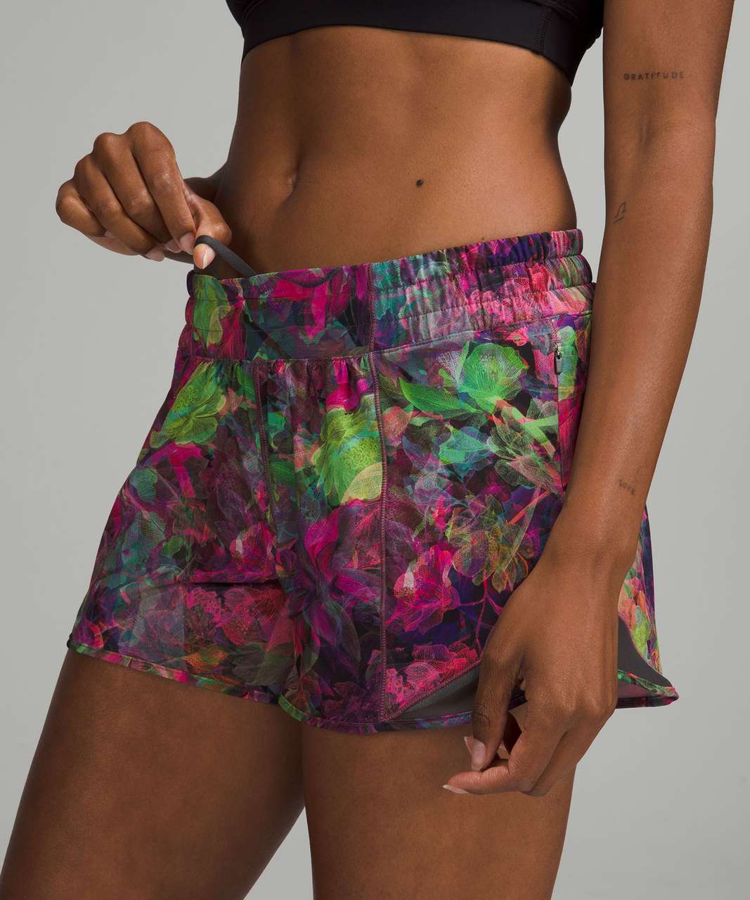 Lululemon Hotty Hot Low-Rise Lined Short 4 - Vivid Floral Tone