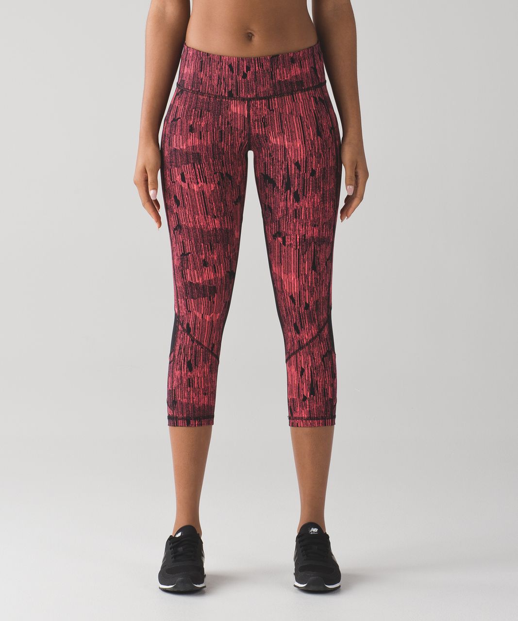 Lululemon Pace Rival Crop Black Pigment Wind Berry Rumble Multi never worn  with drawcord Size 2 - $78 - From Ashley