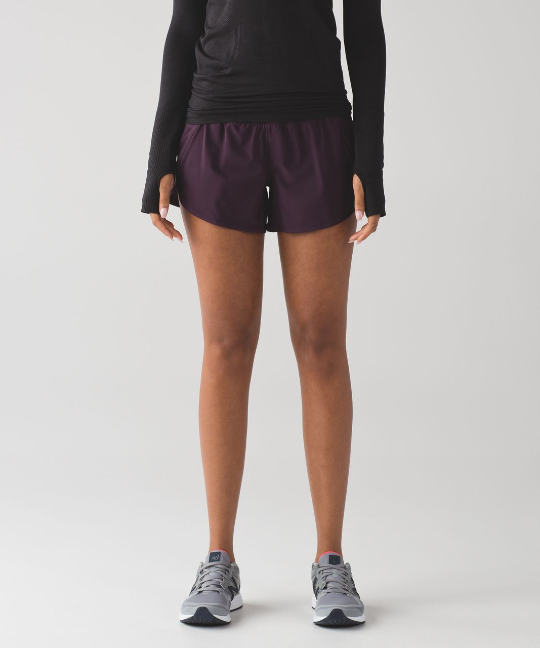 Lululemon Tracker Short IV (4") - Black Cherry