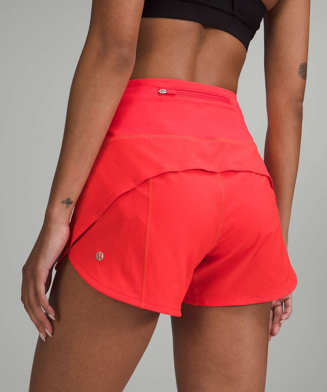 Lululemon Women Solid Carnation Red 2.5 Run Low Rise Speed Up Shorts 8 Reg