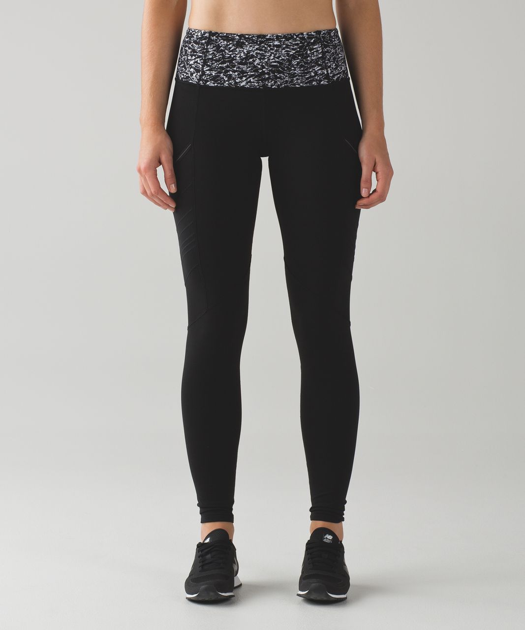 Lululemon Fresh Tracks Tight - Black / Iced Wave White Black