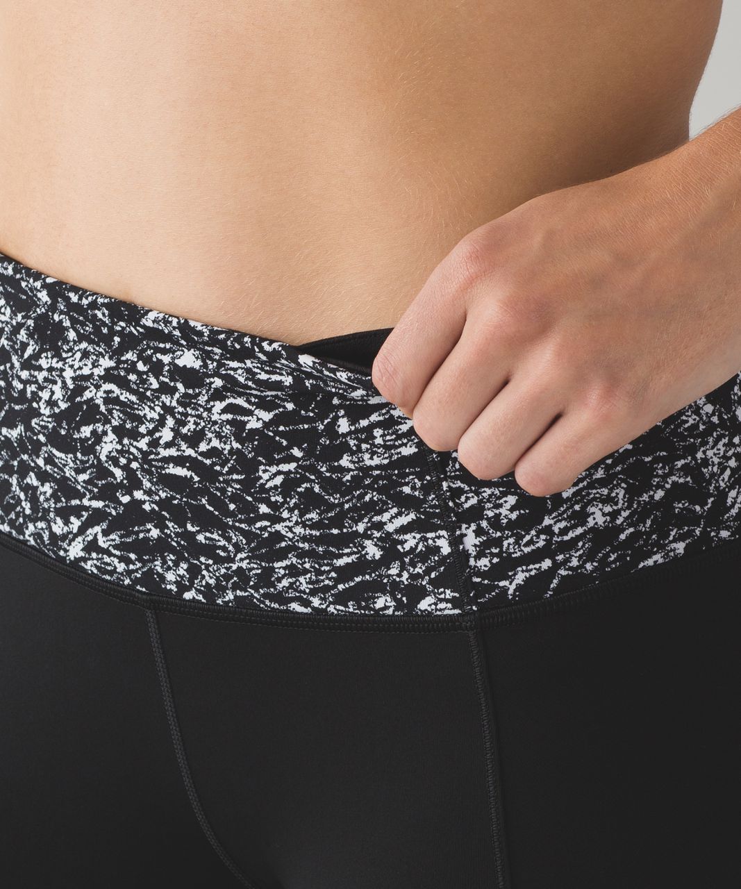 Lululemon Fresh Tracks Tight - Black / Iced Wave White Black