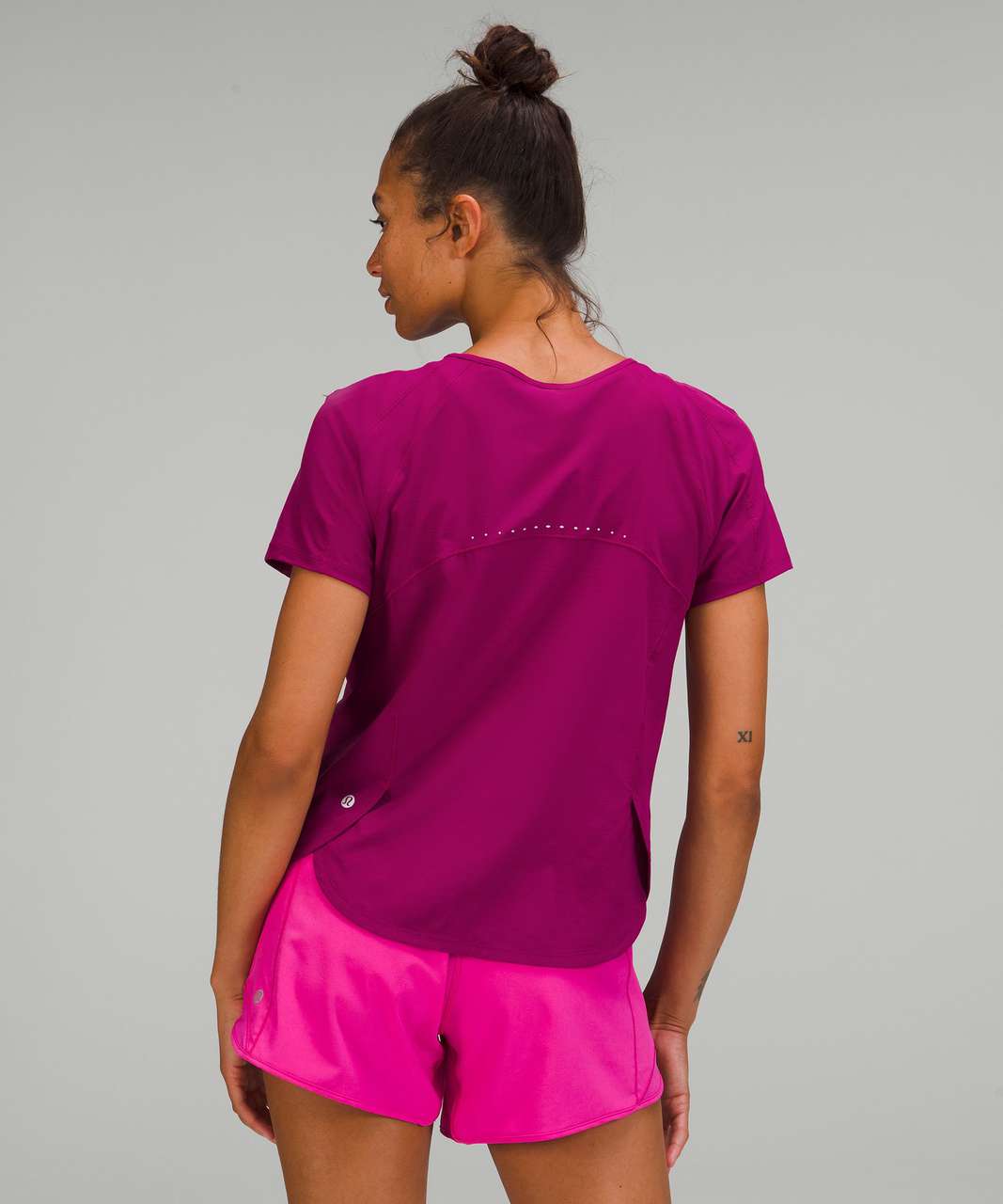 Lululemon Softstreme Gathered T-Shirt Size 10 Magenta Purple MGPR 04955