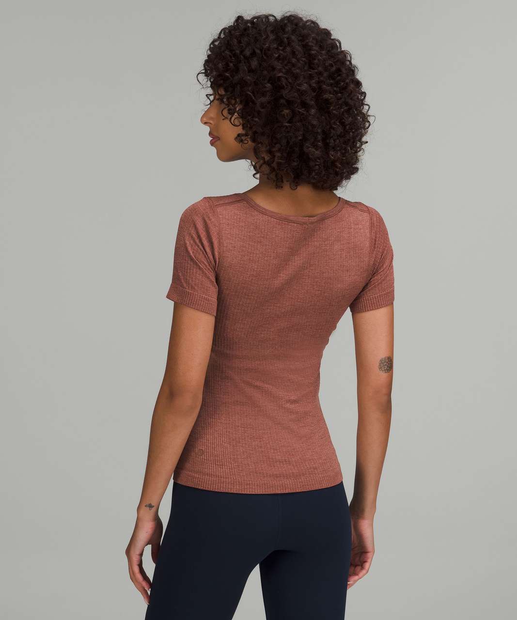 Lululemon softstreme gathered T-shirt ancient copper, 女裝, 運動服裝- Carousell