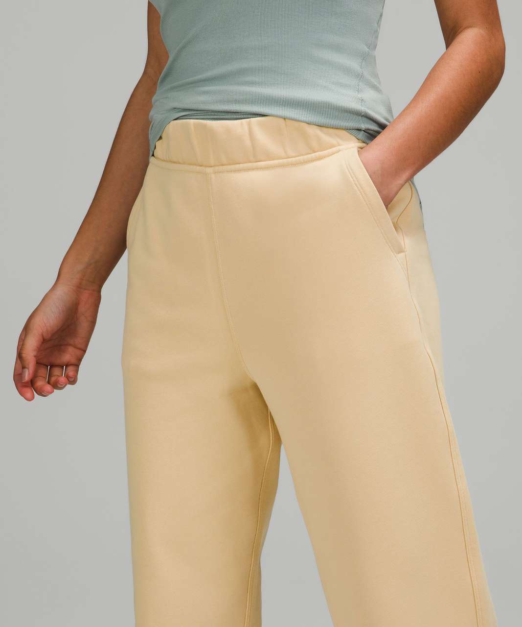 Lululemon Relaxed High-Rise Jogger - Prosecco