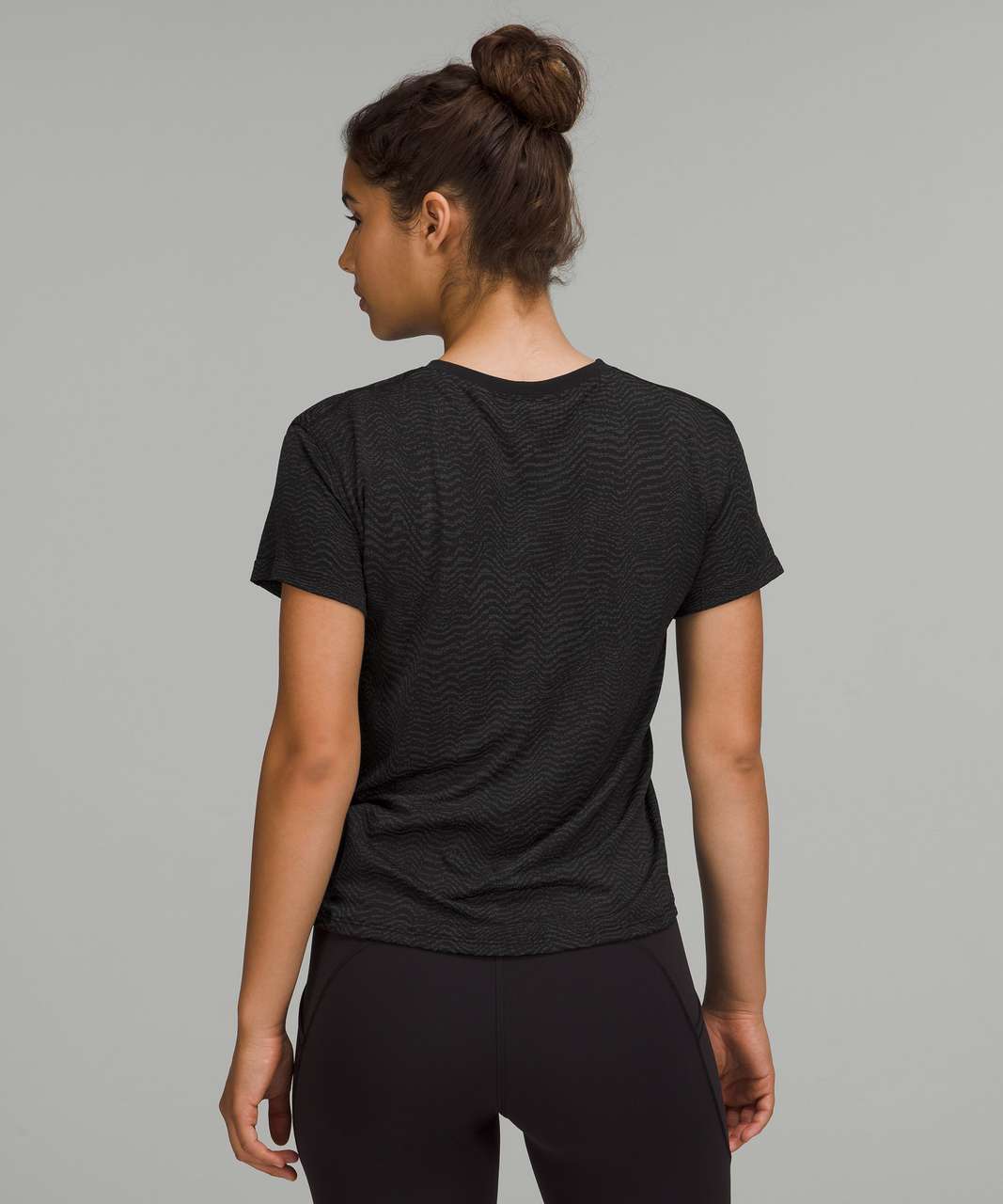 Lululemon Train to Be Seamless Short Sleeve T-Shirt - Ripple Wave Black / Graphite Grey