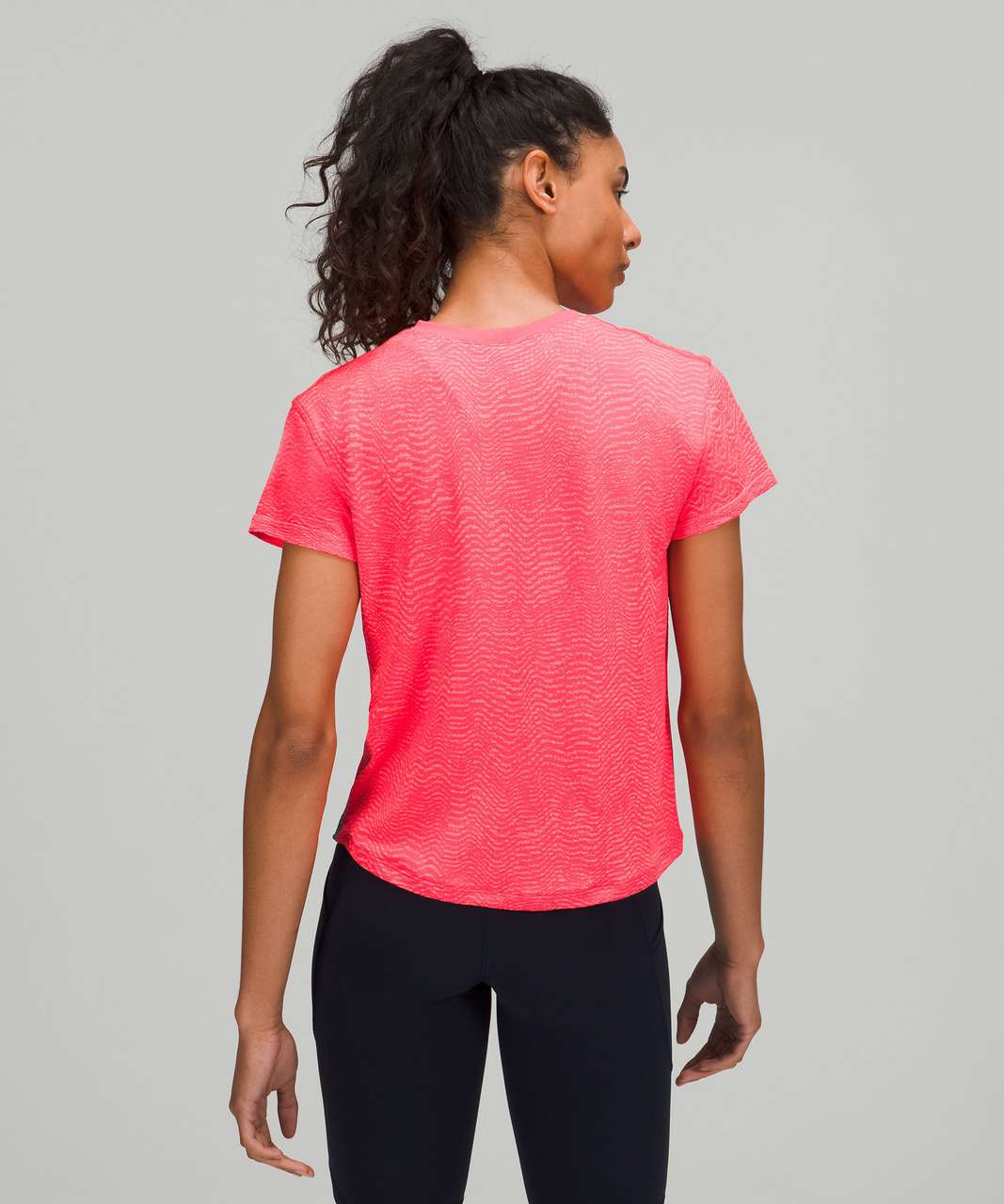 Lululemon Train to Be Seamless Short Sleeve T-Shirt - Ripple Wave Flare / Peach Satin