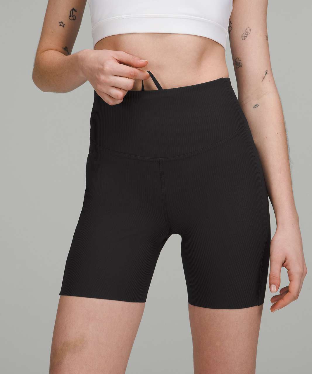 Size 6 NWT Lululemon Base Pace High-Rise Reflective Short 8 in Black Bike  Short