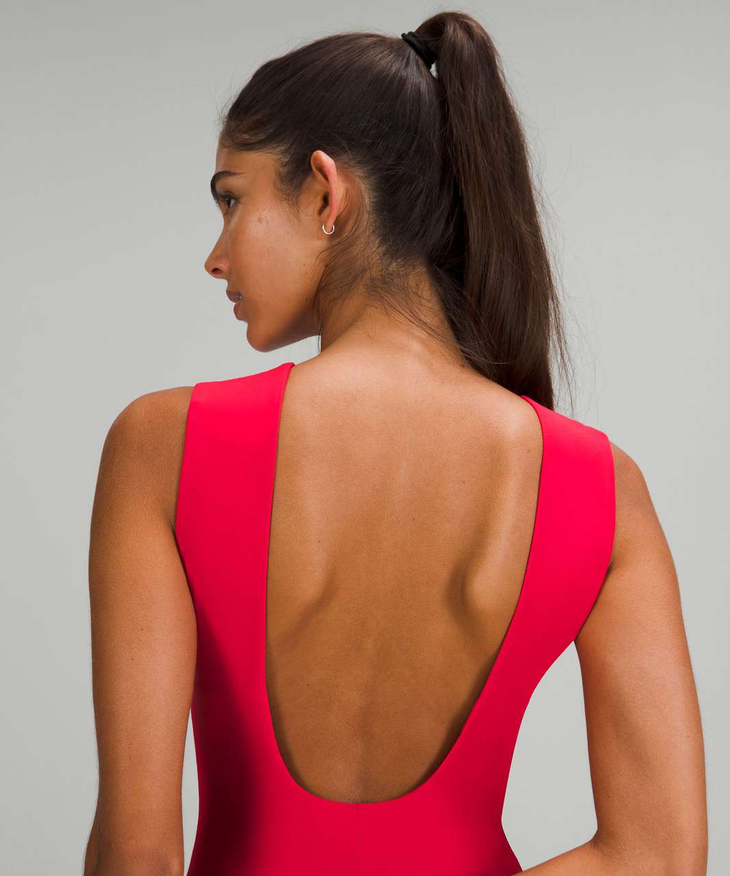 Haven't seen many swimsuit reviews on here. Took a chance on the WMTM  Waterside One-Piece in True Red (XS). : r/lululemon