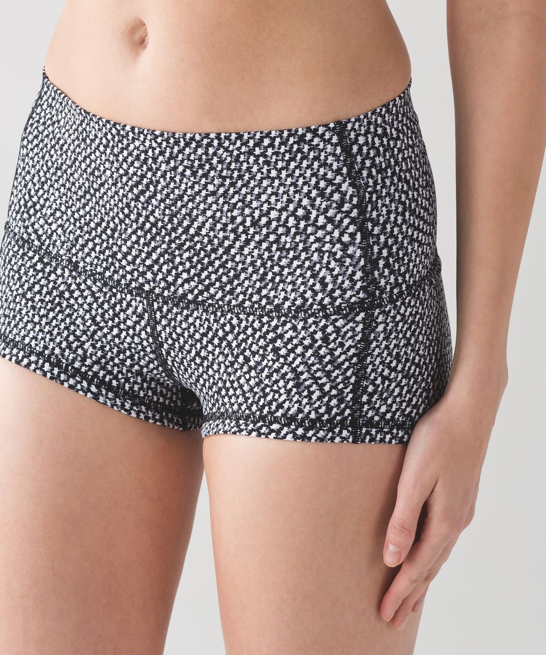 Lululemon Wunder Short 2 - Jet Set Blue - lulu fanatics