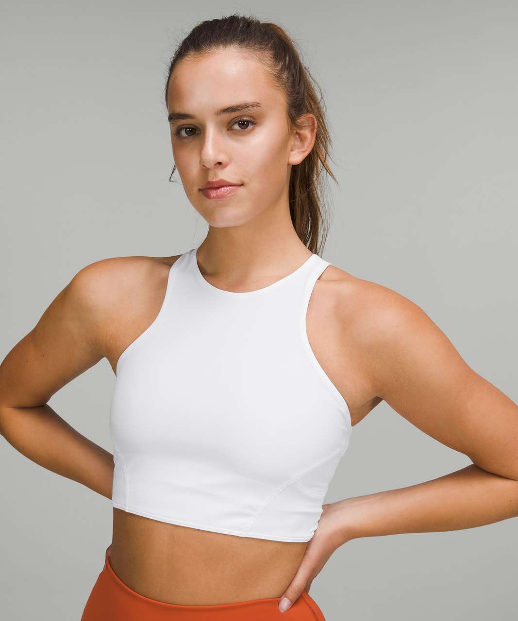 Medium Support Solid Scoop Neck Sports Bra