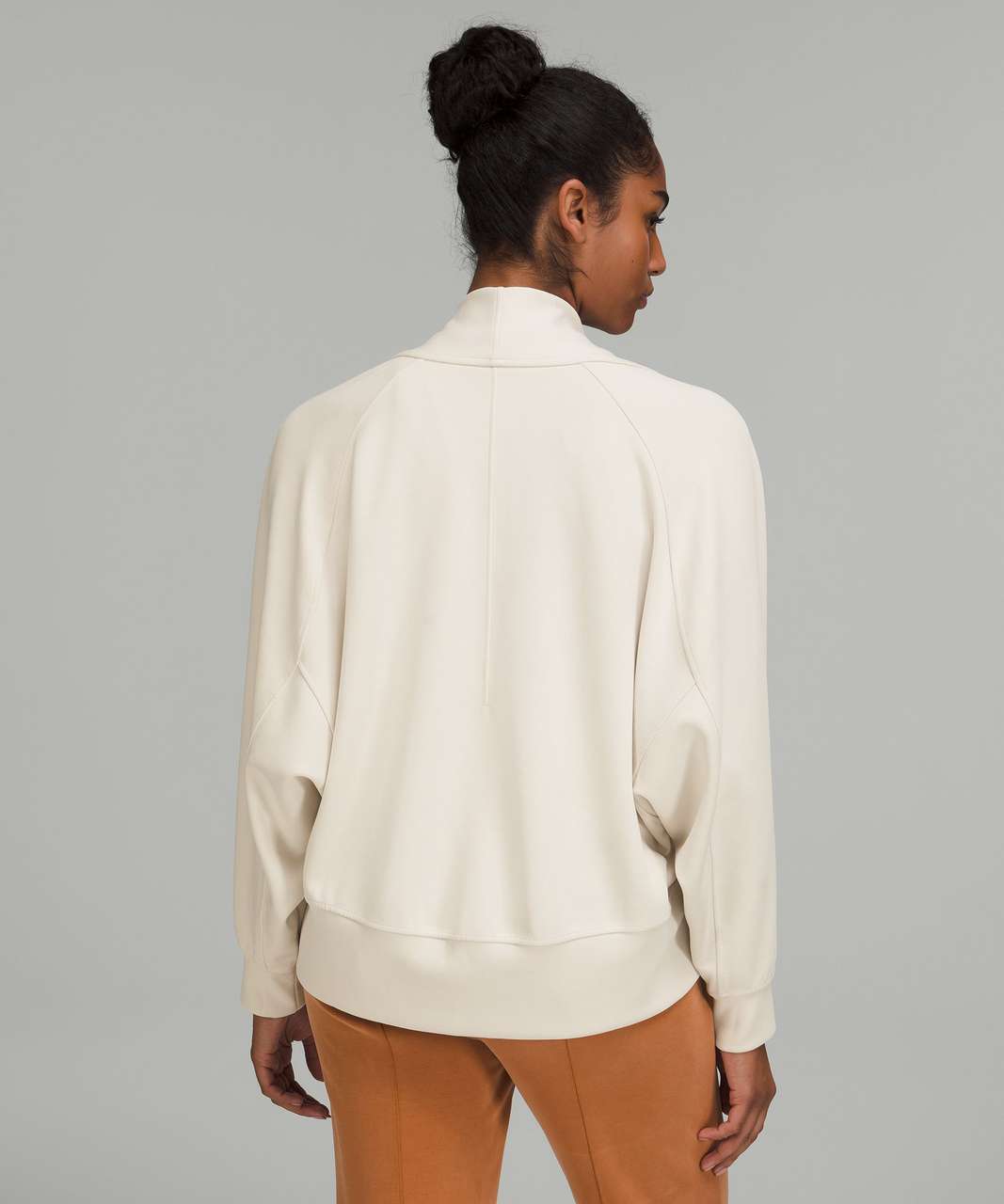 Lululemon Twist Back-to-Front Pullover in White Opal (Sz 4), Women's  Fashion, Activewear on Carousell