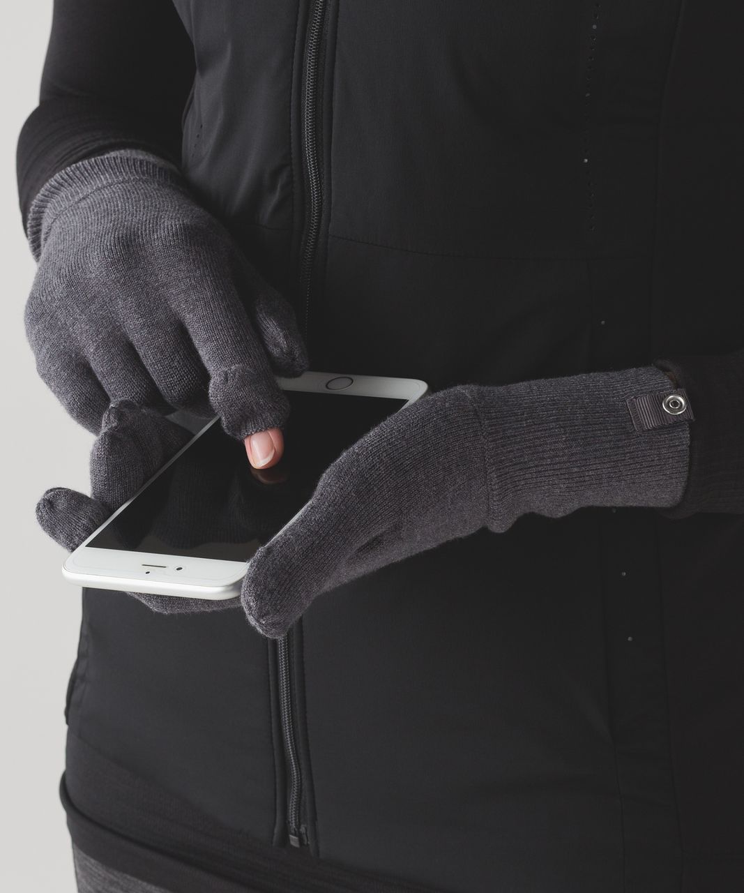 Lululemon Mantra Gloves - Heathered Dark Carbon