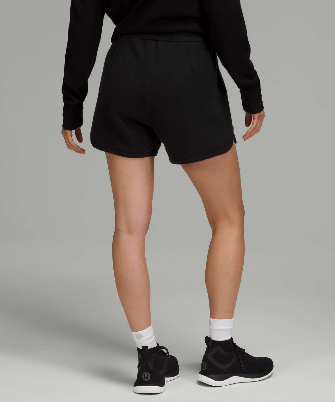 Lululemon Athletica Rare speed black leopard print shorts women's size 4
