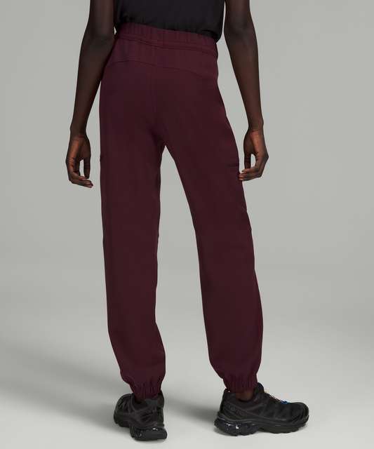 Relaxed Mid-Rise Cargo Pant