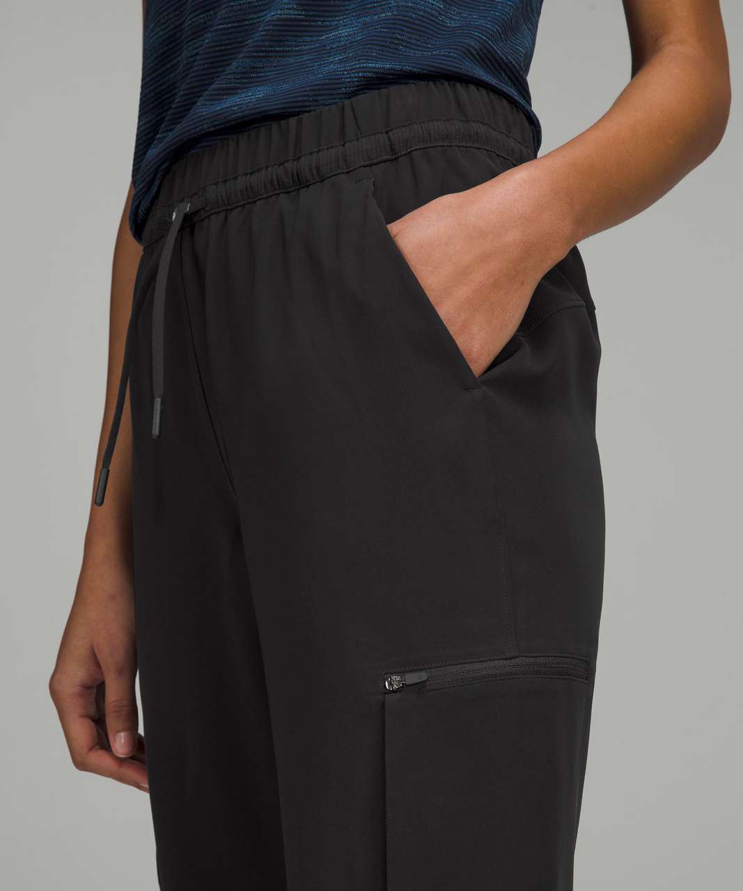 Mid Rise Cargo Pants - Black