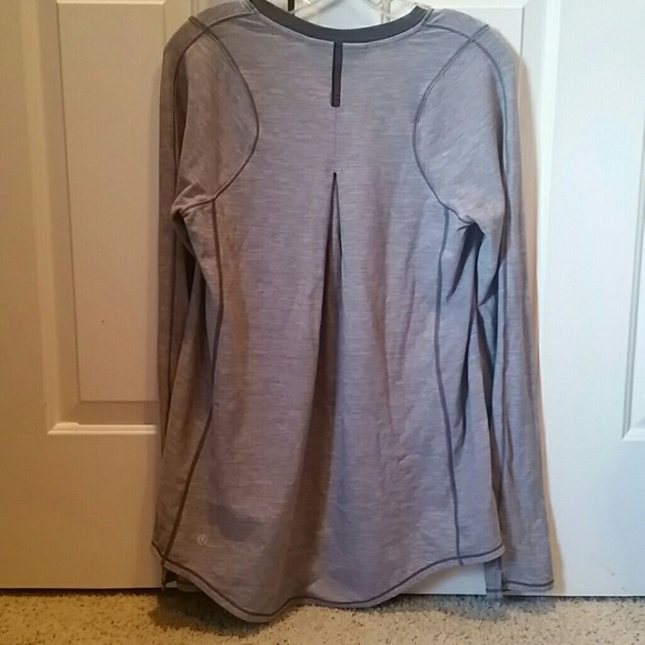 Lululemon Tuck and Flow Long Sleeve - Heathered Soot Light