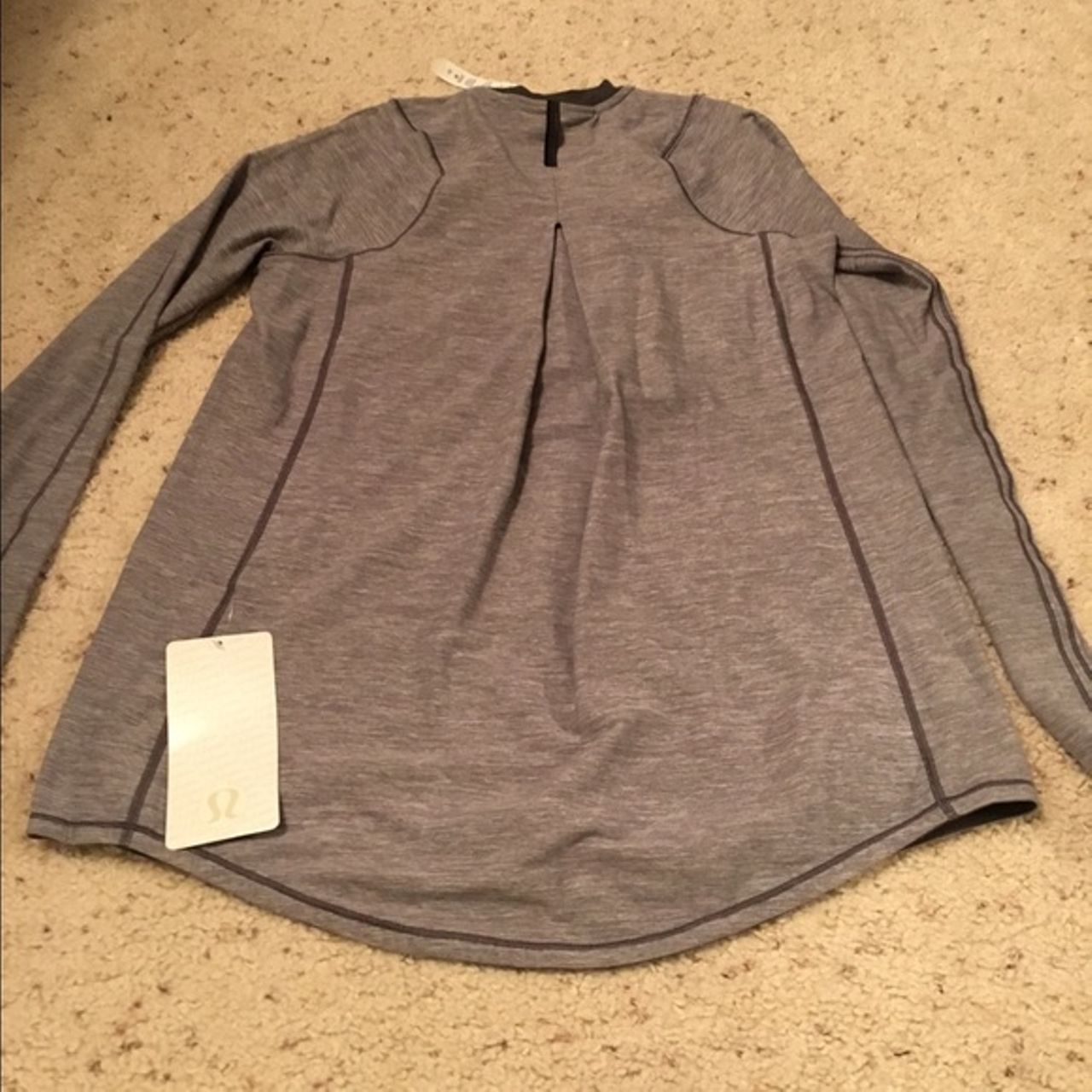 Lululemon Tuck and Flow Long Sleeve - Heathered Soot Light