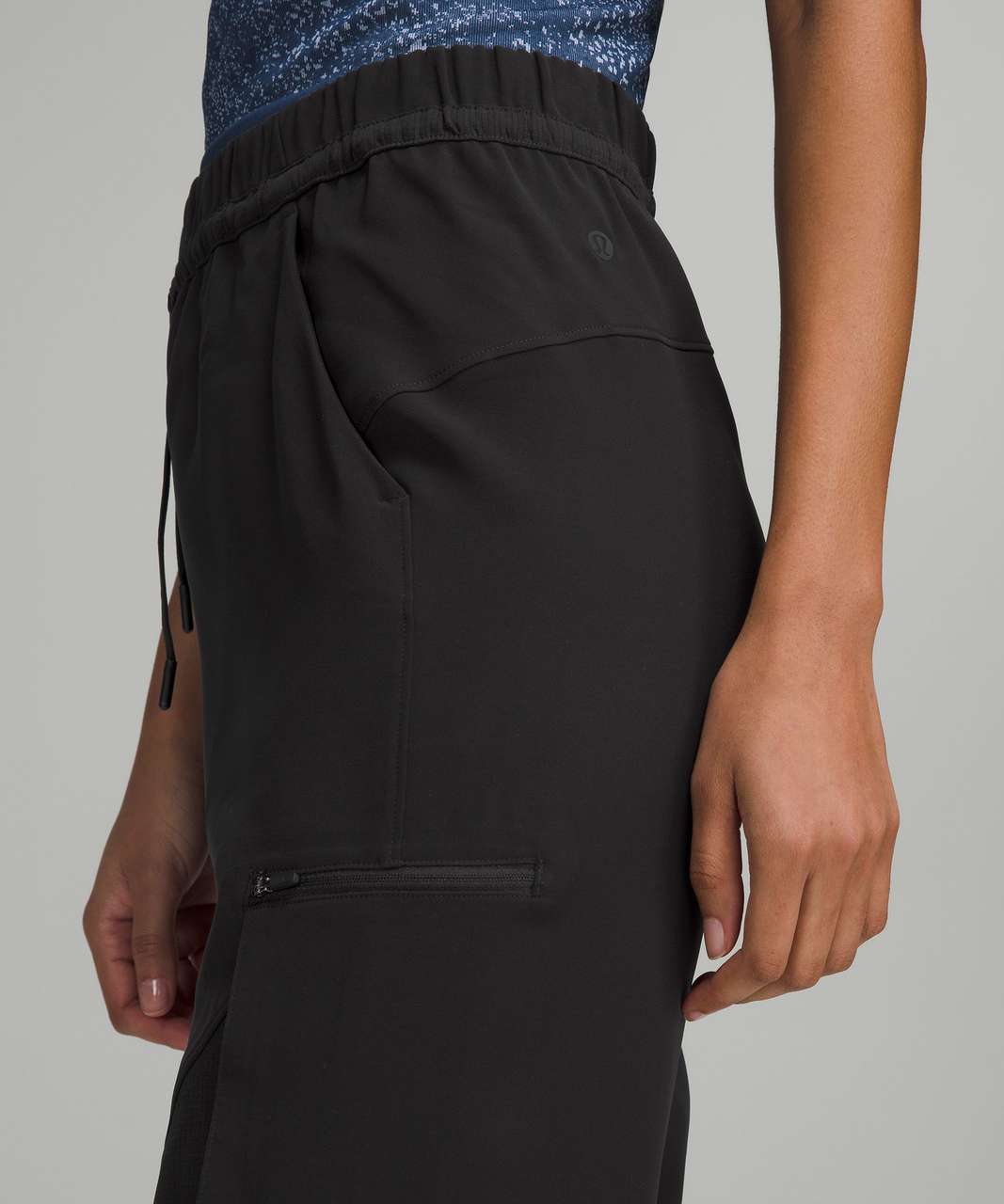 Lululemon Relaxed Mid-Rise Cargo Crop - Black