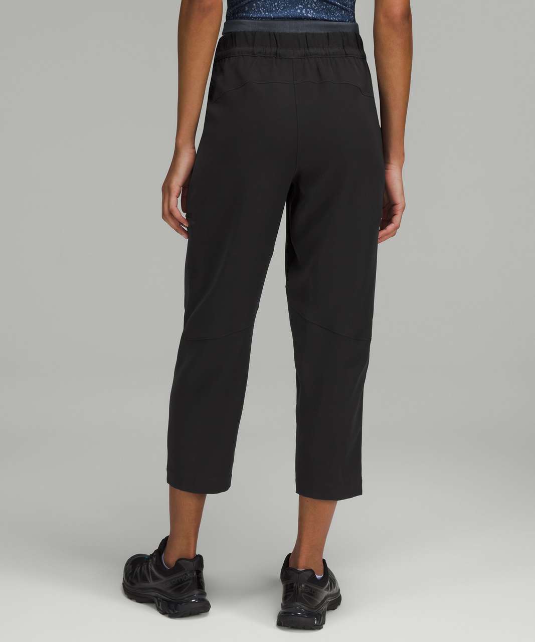 Lululemon Relaxed Mid-Rise Cargo Crop - Black