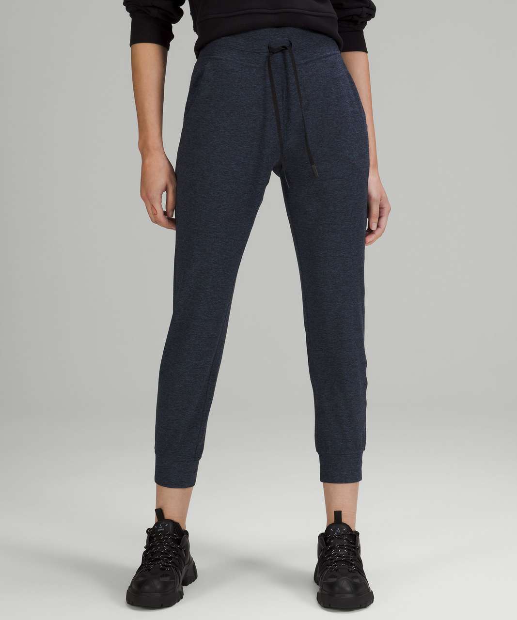 Ready to Rulu high-rise jogger length comparisons: cropped vs 7/8 vs  full-length. For reference, these are size 8 and I'm 5'3”. Thoughts in  comments! : r/lululemon