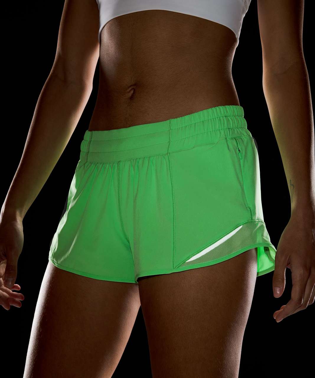 Lululemon Hotty Hot Low Rise Short 2.5 Crispin Green Womens Size