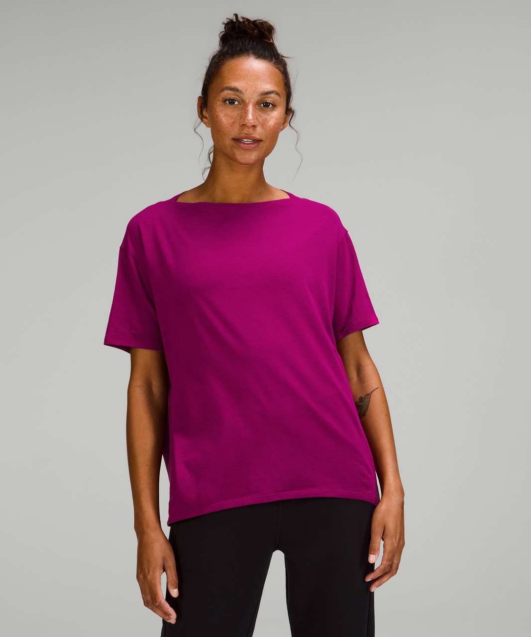 Lululemon Womens Athletic Top Short Sleeve Yoga Shirt Purple