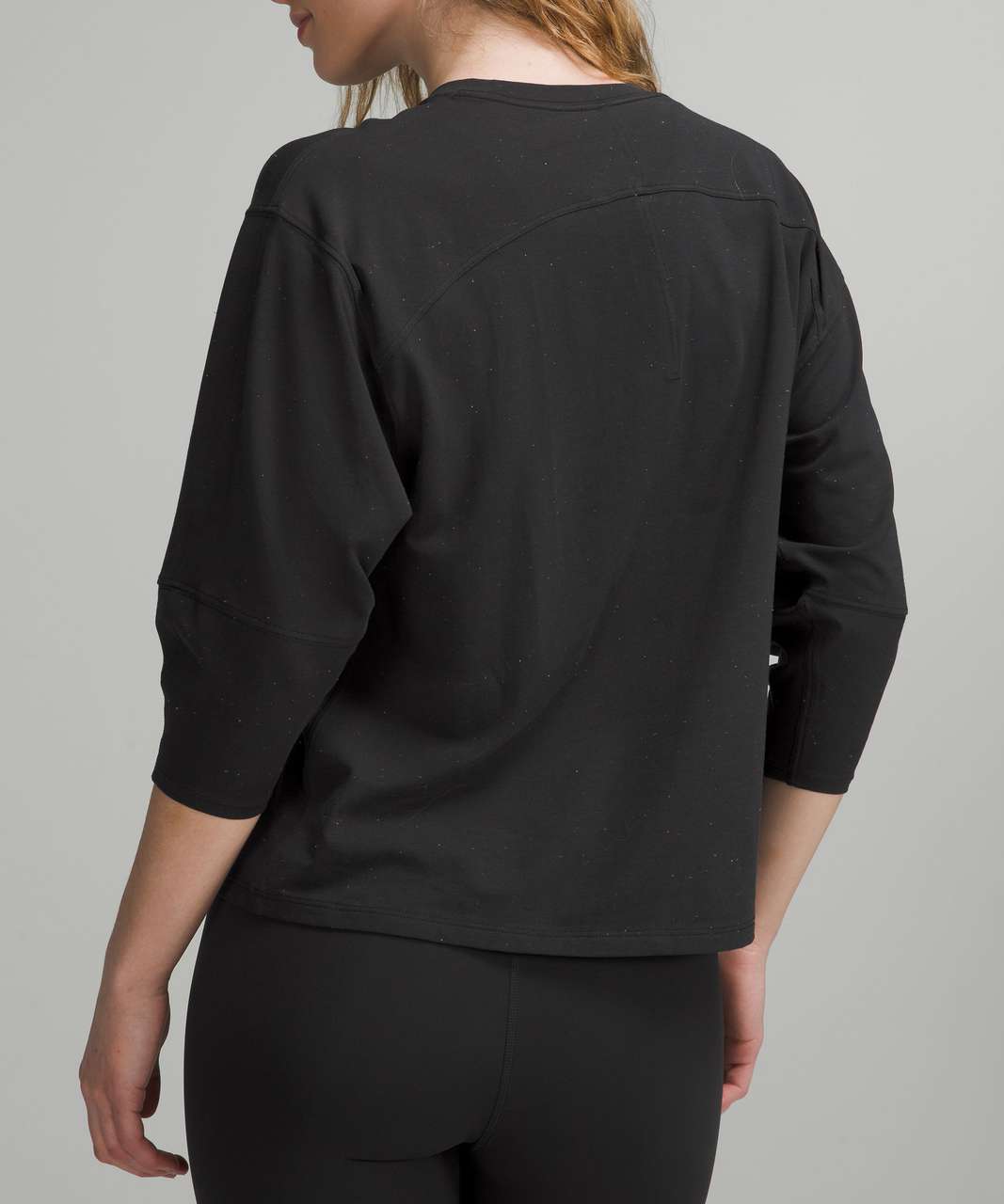 https://storage.googleapis.com/lulu-fanatics/product/75001/1280/lululemon-la-3-4-sleeve-crewneck-shirt-black-0001-400142.jpg