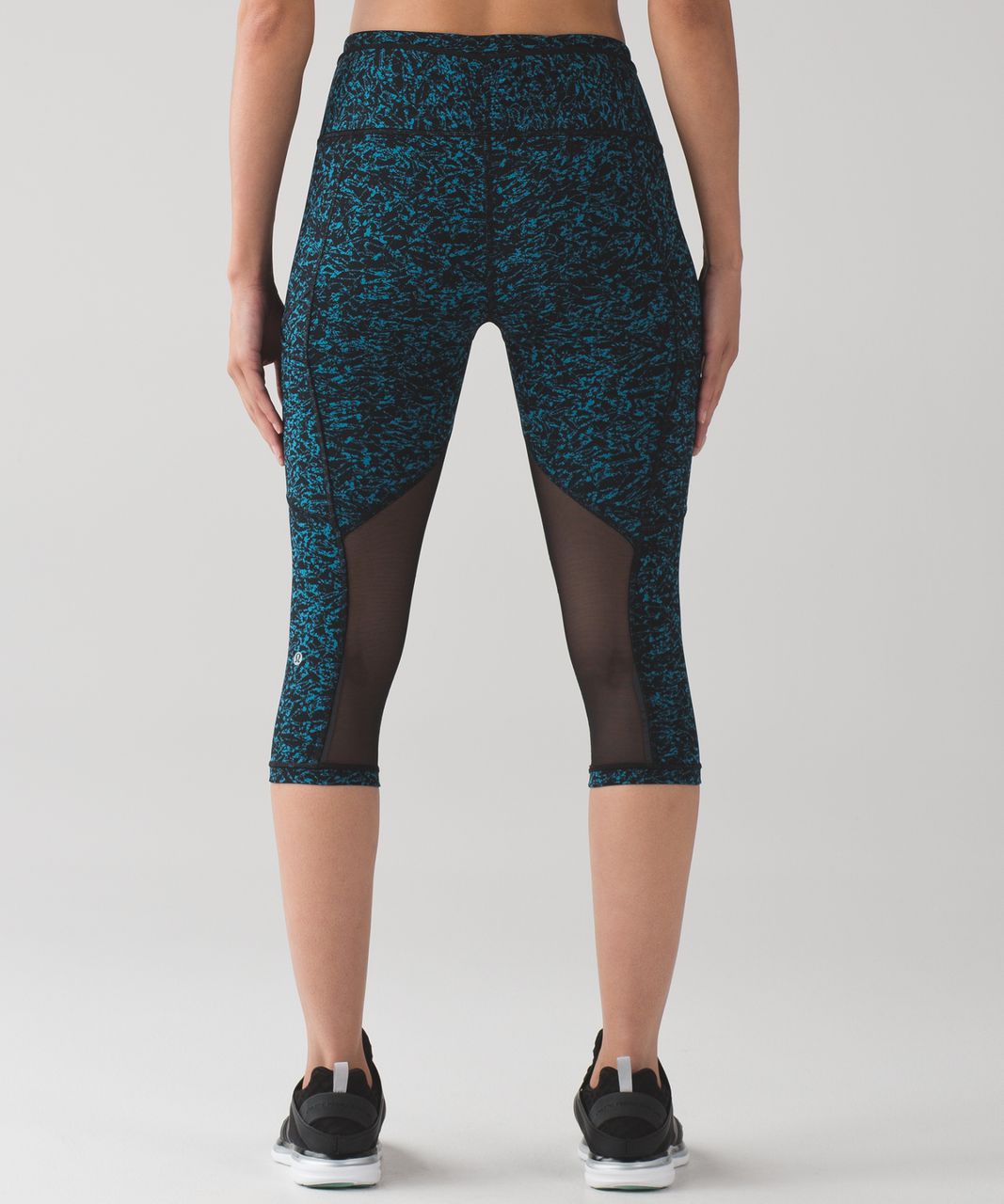 Lululemon Outrun 17 Crop - Iced Wave Capri Black / Black - lulu fanatics