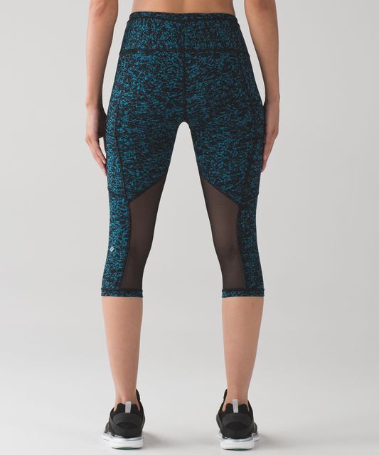 Lululemon Outrun 17 Crop - Shatter Weave Dust Coral Plum / Black - lulu  fanatics