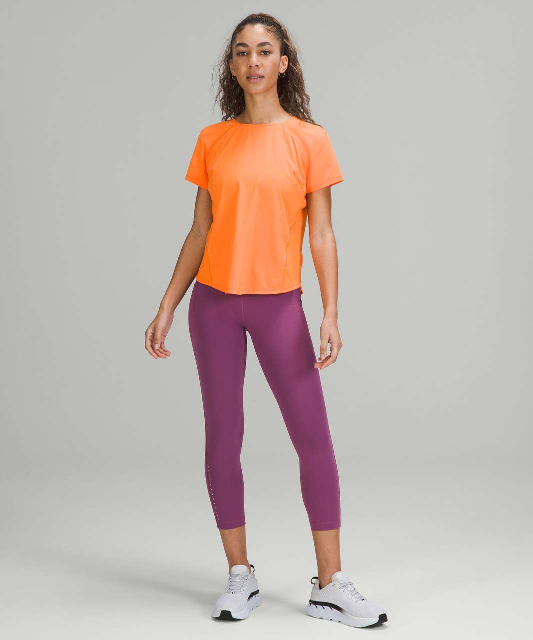 Swiftly Tech Short Sleeve Shirt 2.0 *Race Length Solar Orange/Sunny Coral  Size 4 •Wunder Train High-Rise Tight 25” Larkspur Size 6 : r/lululemon