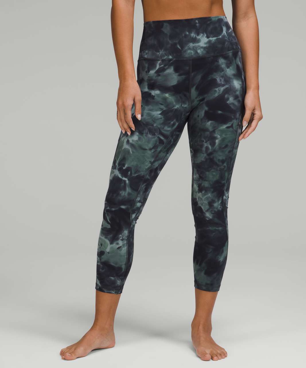 LULULEMON Womens Size 6 Blue Gray Leaf Camo Print High Rise