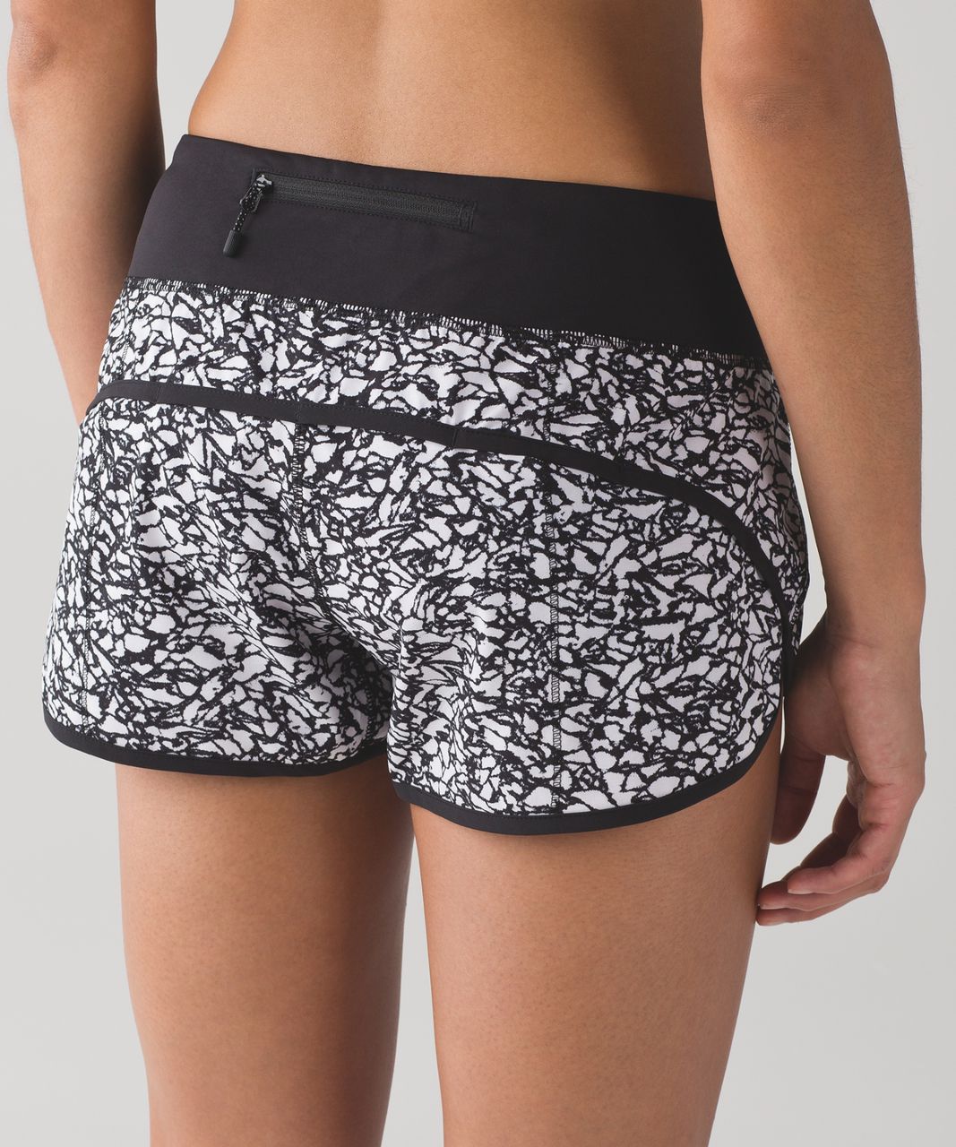 black and white lululemon shorts