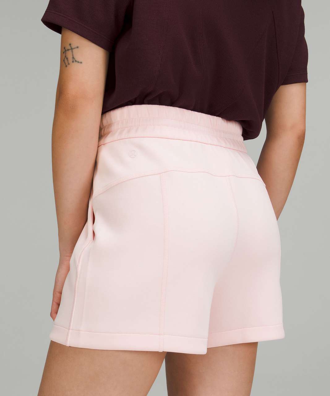 image trick find] Softstreme High-Rise Short 4 (strawberry milkshake,  graphite grey, prosecco, lemon sorbet) : r/lululemon