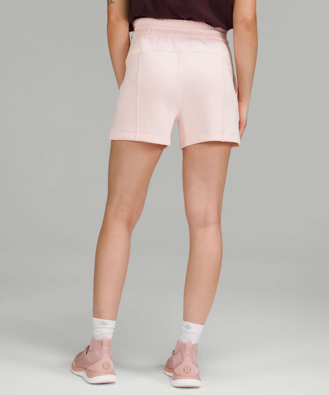 NEW Women Lululemon Softstreme High-Rise Short 4 Flush Pink Size