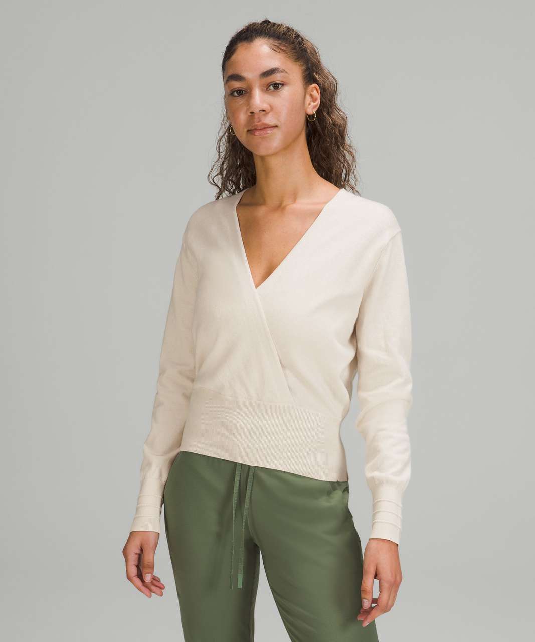 Ahh I love this sweater so much! Twist back to front pullover in white opal  (2) : r/lululemon