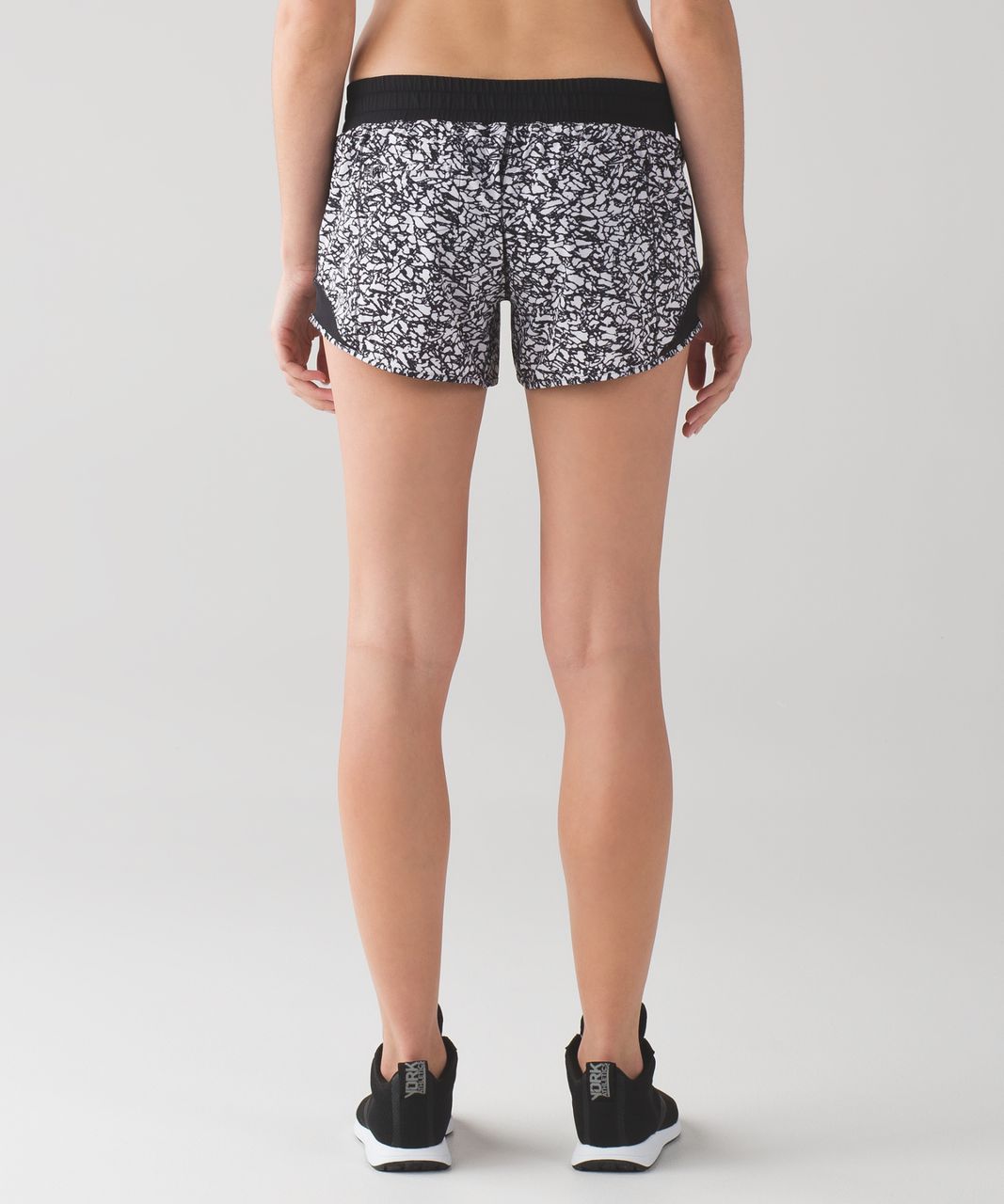 Lululemon Hotty Hot Short (Long 4") - Ice Breaker White Black / Black