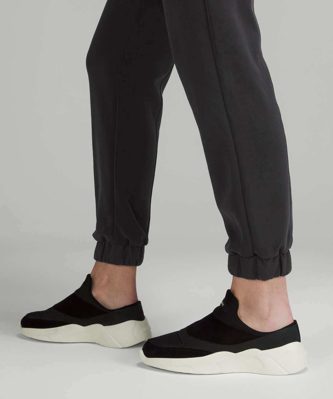 Softstreme Relaxed High-Rise Pant, Trousers