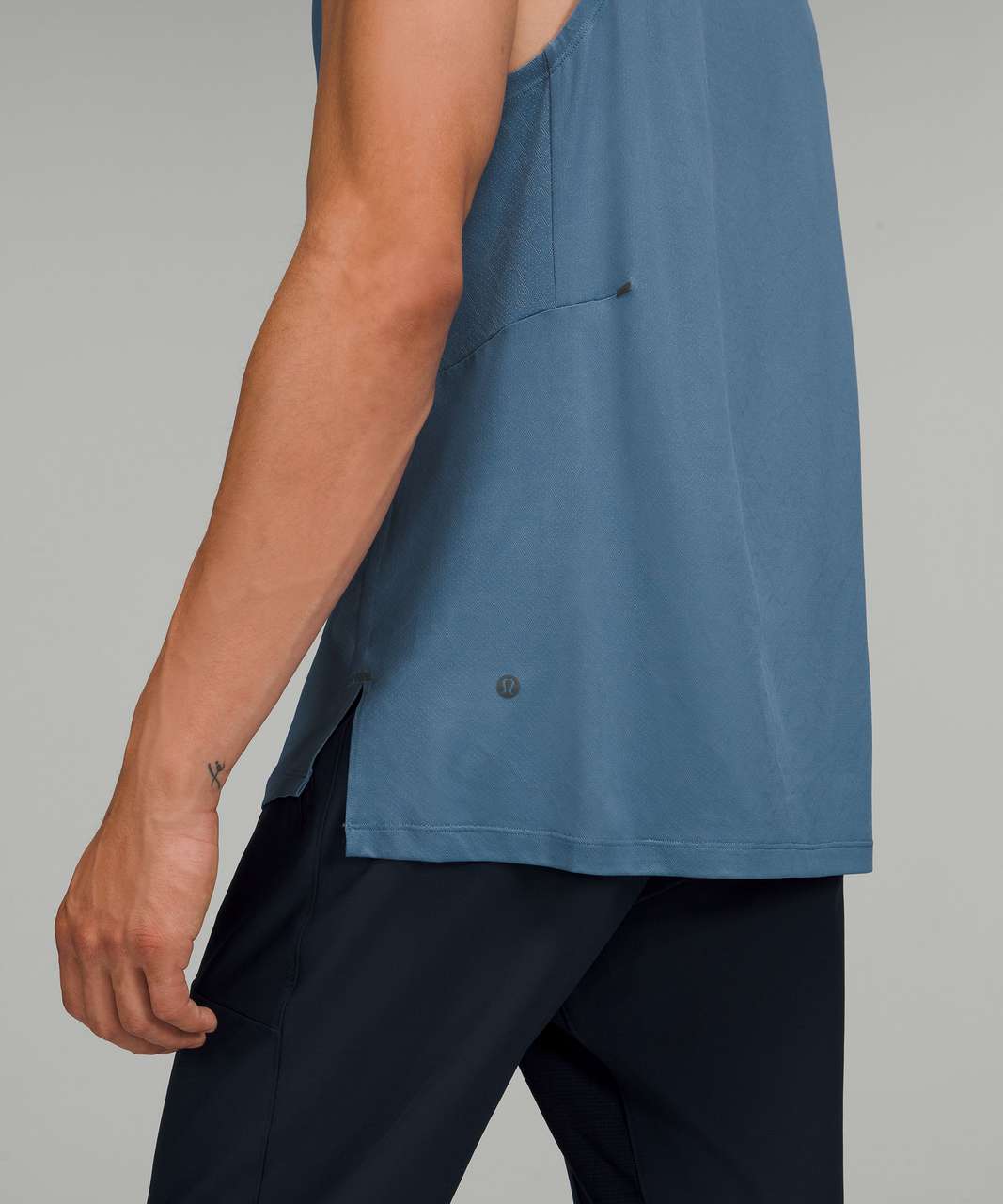 Soft Surroundings Timely Blue Chambray Flowy Sleeveless Tank Top