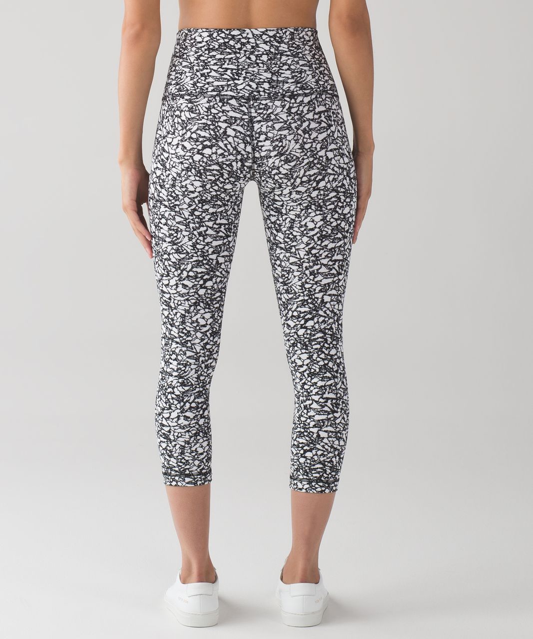 Lululemon Wunder Under Crop (Hi-Rise) (21) - Ice Breaker White Black - lulu  fanatics