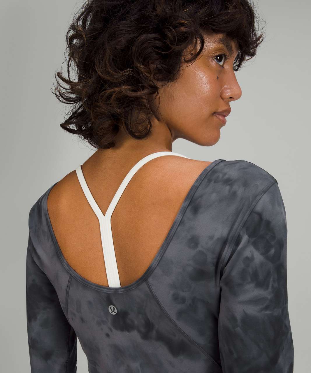 Just hopped on the Lulu train Y'all I'm obsessed! 25” aligns in grey diamond  dye (8) w/ open back ribbed long sleeve shirt (8)! : r/lululemon