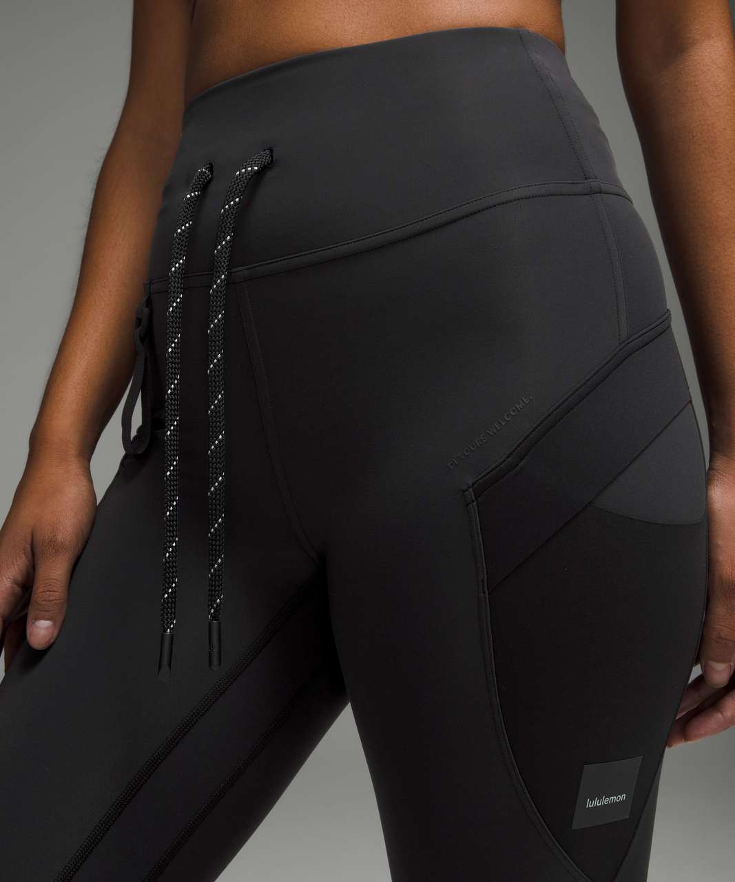 High-Waisted Leggings with Side Cargo Pockets 