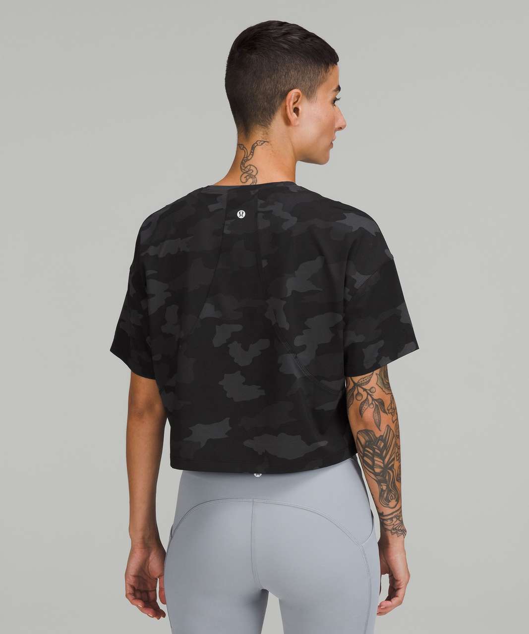 Lululemon Cates Training Tee T-shirt Cropped Black Gray Camo